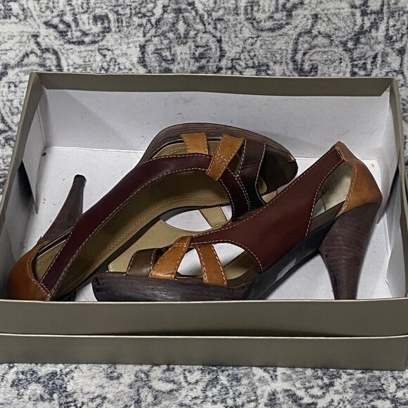 Levity Sash Strappy Heels in Brown Khaki Size 8.5 - Picture 5 of 6